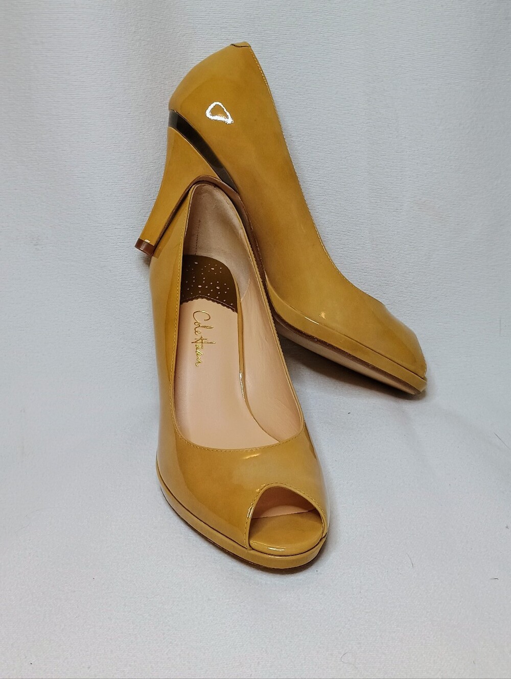 COLE HAAN Patent Leather Pumps NikeAir Cushioning 8B Heels Shoe Gold Tan New